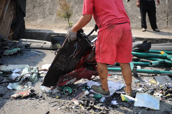 17 dead in multiple-vehicle collision