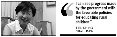 Chinese-Canadian Tien Ching has helped almost 300 girls from rural areas of Gansu get through school and on to college. But she tells her young proteges that she's not a rich woman spreading inherited 'easy money' on charity. One step at a time