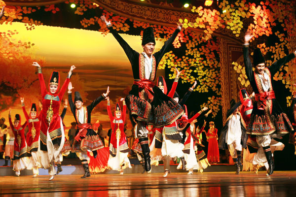 Working to keep Uygur folk tradition alive