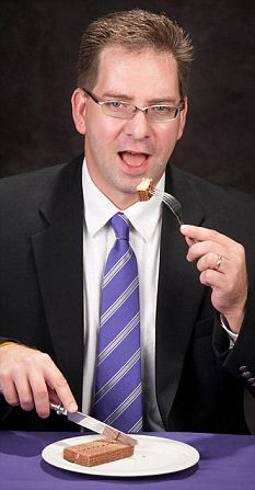 營養(yǎng)學(xué)教授吃垃圾食品10周減重25斤 顛覆傳統(tǒng)理論