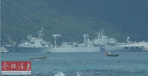 解放軍兩艘新型補(bǔ)給艦列裝 性能與美艦類似