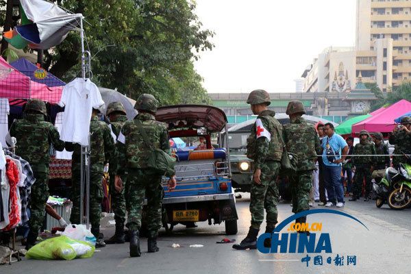 泰國(guó)反政府示威者遭攻擊致3人死 英拉表示譴責(zé)