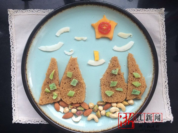 媽媽為女兒做“古詩(shī)早餐” 吃著吃著把詩(shī)就背了（組圖）