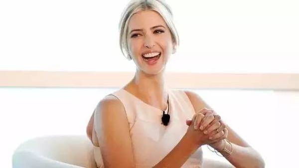 特朗普的大女兒伊萬卡的演講，第一秒就愛上了她