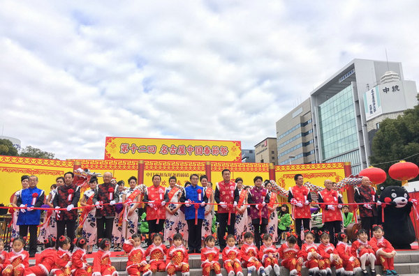 這些年，春節(jié)已經(jīng)走出國(guó)門，各國(guó)都在跟我們一起過(guò)年