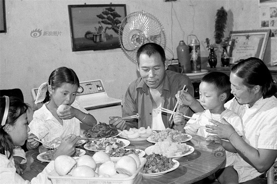 老照片：上世紀(jì)八九十年代的富裕家庭什么樣？（組圖）