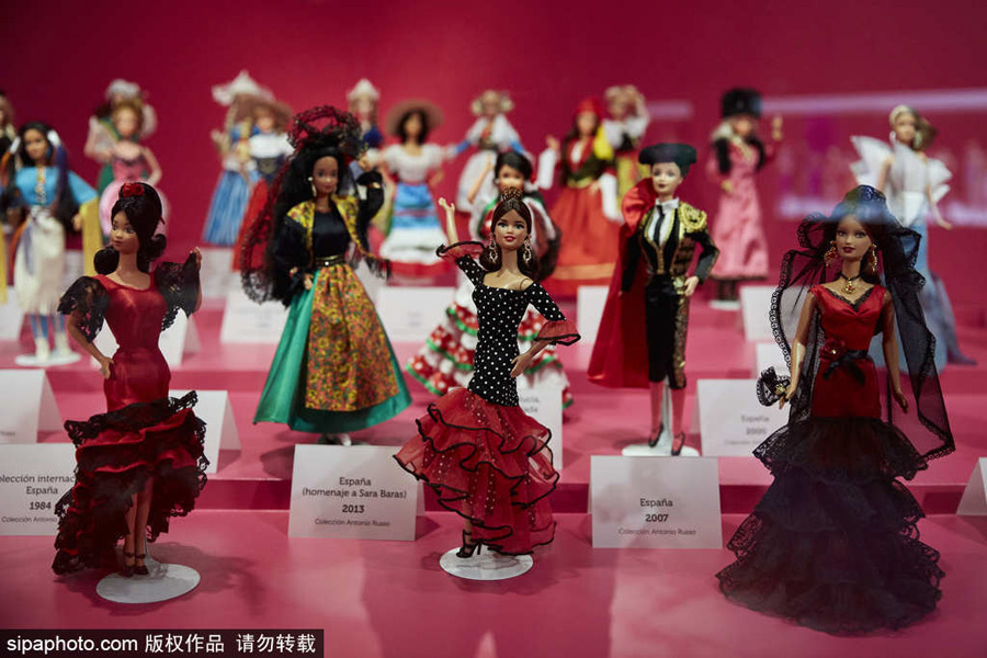 從公主到明星種類俱全 西班牙芭比娃娃展覽一圓少女兒時(shí)夢(mèng)（組圖）