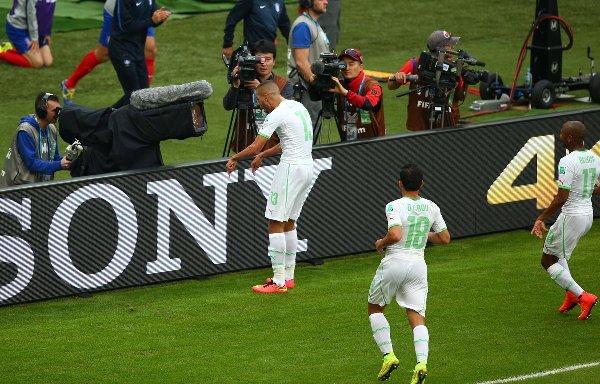 球進(jìn)了！Goooooal！世界杯慶祝方式大盤點(diǎn)（組圖）