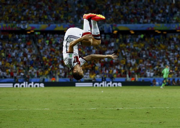 球進(jìn)了！Goooooal！世界杯慶祝方式大盤點(diǎn)（組圖）