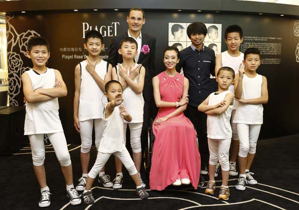 Paralyzed dancer returns to stage