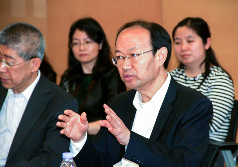 SAFEA official visits Peking University Shenzhen Graduate School