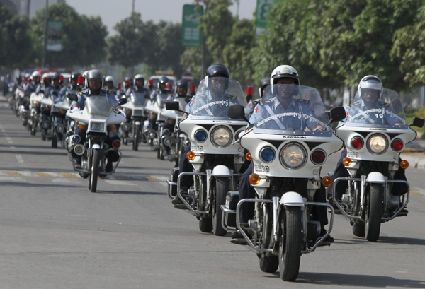 Policemen train for the upcoming 20th ASEAN Summit in Phnom Penh March 21, 2012. Policemen train for the upcoming ASEAN Summit