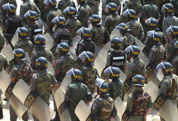 Policemen train for the upcoming 20th ASEAN Summit in Phnom Penh March 21, 2012. Policemen train for the upcoming ASEAN Summit