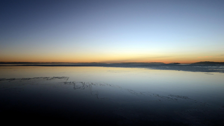 Ecological protection efforts of the past five years have helped expand the area of Qinghai Lake from 4,317.69 square meters in 2008 to 4,354.28 square meters in 2012, equaling six times the area of the famous West Lake in East China’s Hangzhou city. Qinghai Lake continues expanding