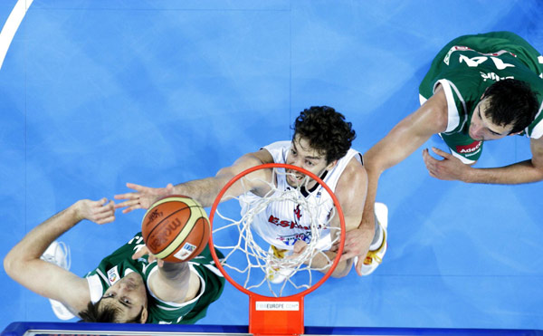 Macedonia, Spain through to Eurobasket semis Macedonia, Spain through to Eurobasket semis