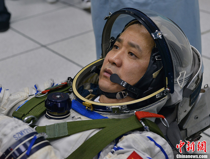 神舟十號乘組航天員訓(xùn)練密照曝光