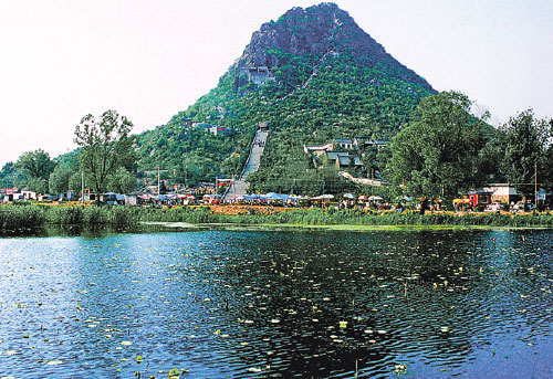Huabuzhu Hill-a stunning local attraction unknown to tourists