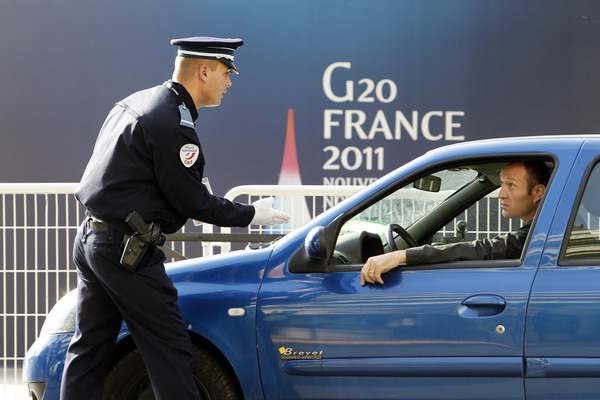 A security cordon has been thrown up around the French resort of Cannes as world leaders arrive for a critical summit amid pessimism about the global economy. Hu seeks eurozone stability